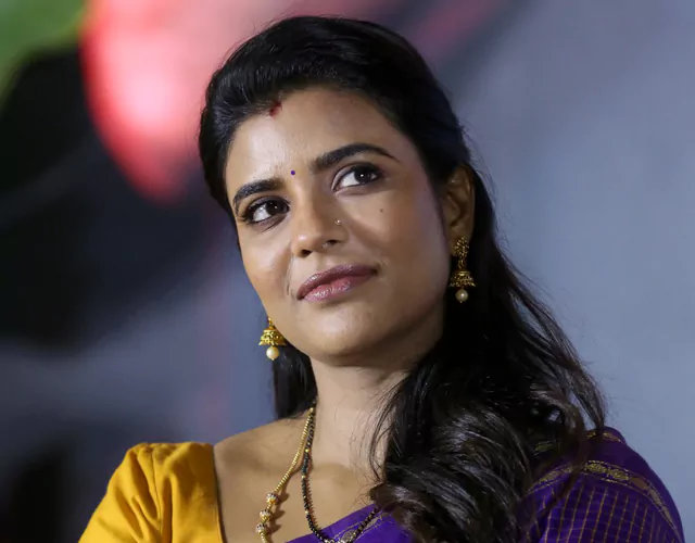 Aishwarya Rajesh at Sankranthi ki Vasthunnam Press Meet